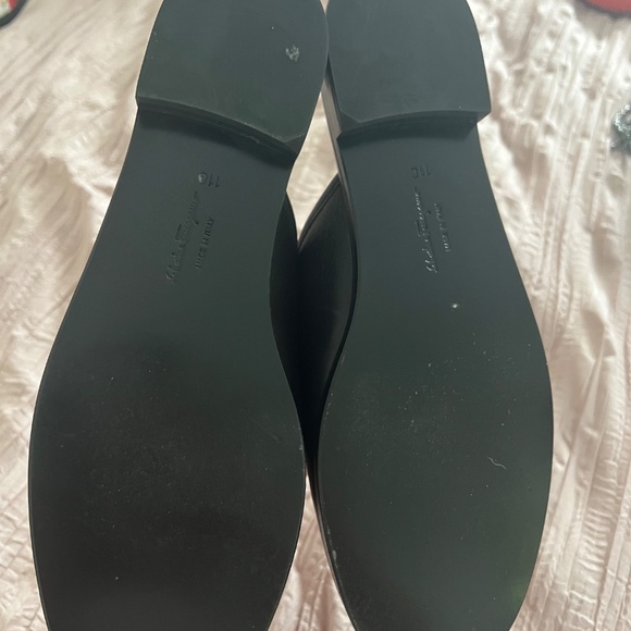 Authentic Ferragamo black leather mules with one silver one gold logo size 10 - Picture 3 of 5